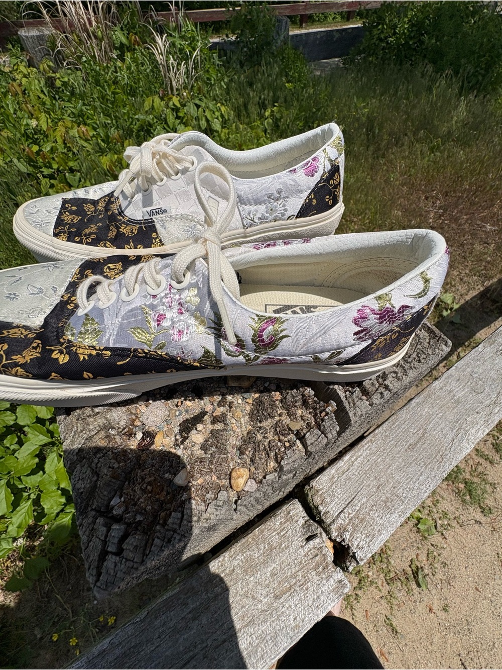 Vans Floral Patchwork Low-Top Sneakers - White womens 8 men’s 6.5 - Picture 6 of 9